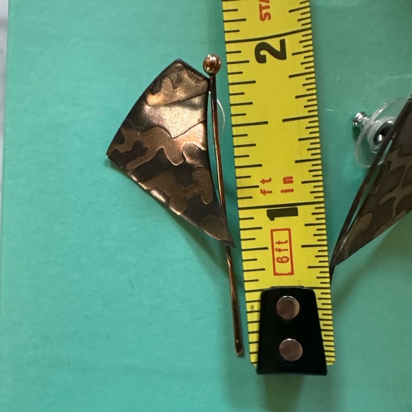 NEW - Mixed Metal Abstract Earrings - Picture 5 of 6